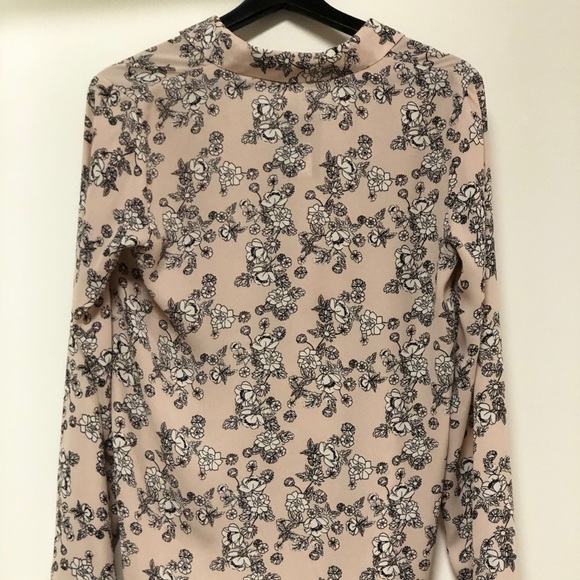 Pretty Floral Button Down Top - Picture 3 of 8
